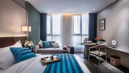 Liz Hotel