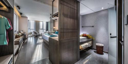 Liz Hotel