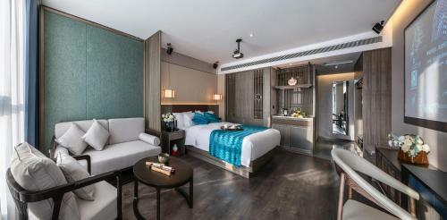 Liz Hotel