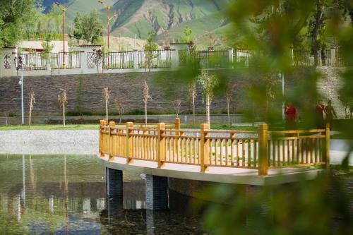 Ustay Luxury Hotel