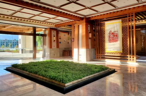 Ustay Luxury Hotel