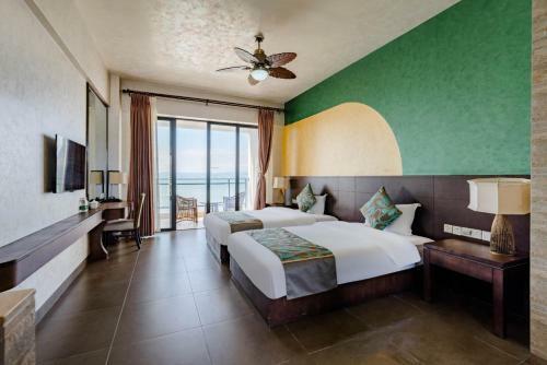 Floral Hotel Lingshui Lanshe Beach Seaview