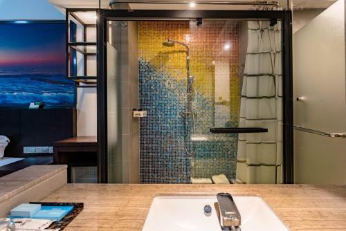 Floral Hotel Lingshui Lanshe Beach Seaview