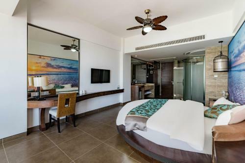 Floral Hotel Lingshui Lanshe Beach Seaview