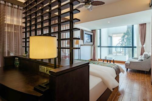 Floral Hotel Lingshui Lanshe Beach Seaview