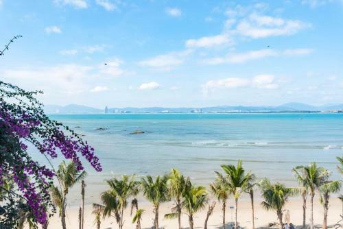 Floral Hotel Lingshui Lanshe Beach Seaview