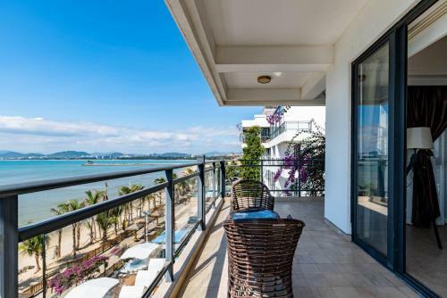 Floral Hotel Lingshui Lanshe Beach Seaview