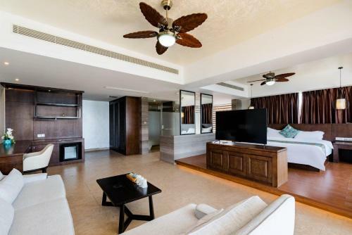 Floral Hotel Lingshui Lanshe Beach Seaview