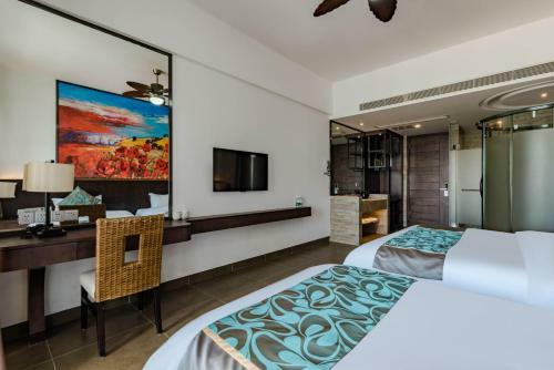 Floral Hotel Lingshui Lanshe Beach Seaview