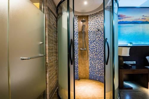 Floral Hotel Lingshui Lanshe Beach Seaview