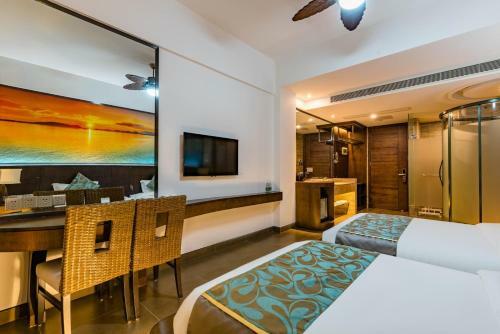 Floral Hotel Lingshui Lanshe Beach Seaview