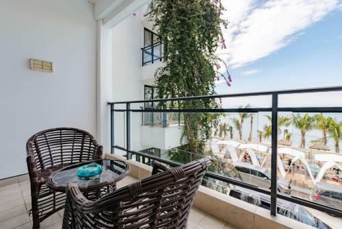 Floral Hotel Lingshui Lanshe Beach Seaview