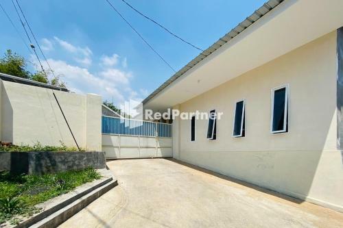 Hotel Istana Homestay Pasuruan Redpartner