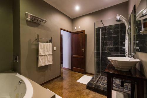 Hostal About Guest Lodge