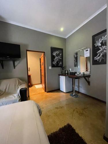 Hostal About Guest Lodge