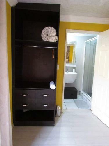 Hostal Ya Rocka Guesthouse