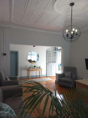 Hostal Triple9 Hatfield Guesthouse