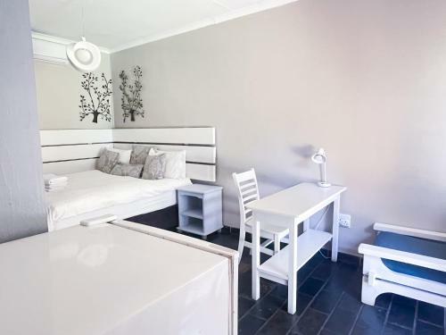 Hostal Amorus Guesthouse