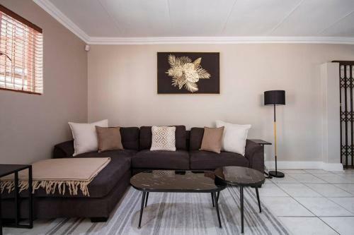 Beautiful And Modern Apartment Close To Menlyn