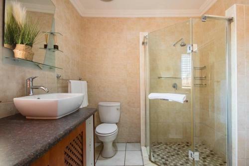 Beautiful And Modern Apartment Close To Menlyn