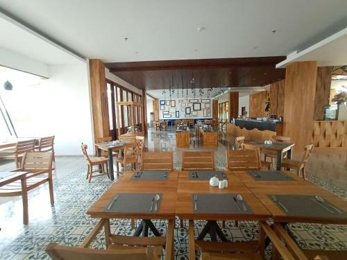 Pollos Hotel & Gallery