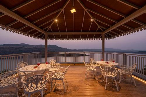 Villa Stayvista At Lake Arches