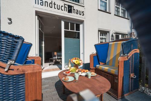 Das Handtuchhaus - Wohnen Im Schmalsten Haus - Mittendrin