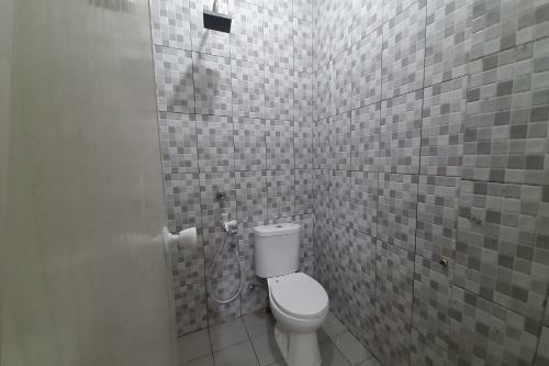 Hotel Oyo Life 2751 Deyo Kost