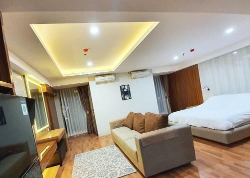 Louis Kienne Simpang 5 Wr Apartment Semarang Lt.7