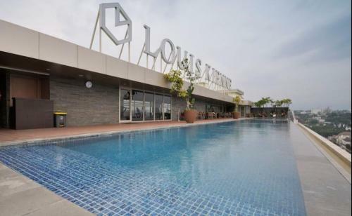 Louis Kienne Simpang 5 Wr Apartment Semarang Lt.7