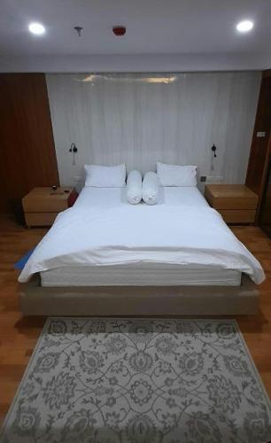 Louis Kienne Simpang 5 Wr Apartment Semarang Lt.7