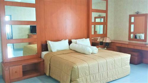 Rr Wisata Indah Hotel