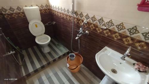 Holy Abode (pawitra Niwas)