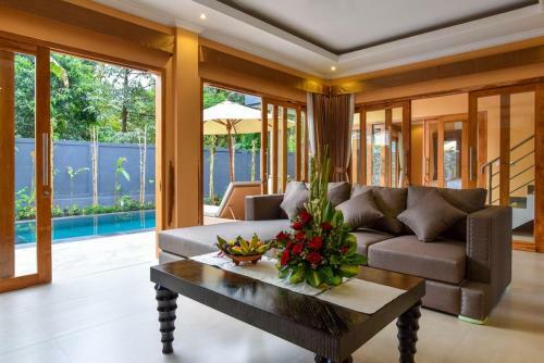 Lovina Premium Villa Resort - Luxury Holiday Service!