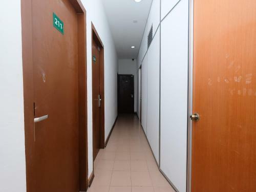 Oyo 850 Gold Star Hotel