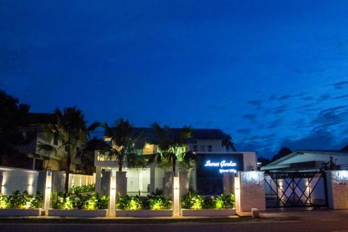 Hostal Secret Garden Warni Villa (Muar)