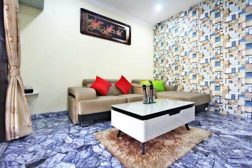 Gajah Villa 82