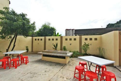 Gajah Villa 82