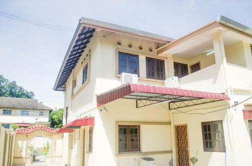 Gajah Villa 82