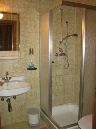 Hostal Hotel Garni G�stehaus Hutter