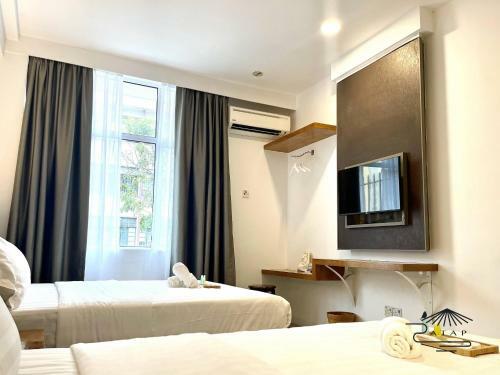 Atap Hotel