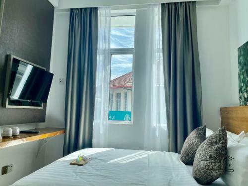 Atap Hotel