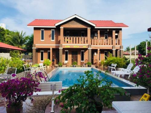 Hotel D Lima Beach Inn