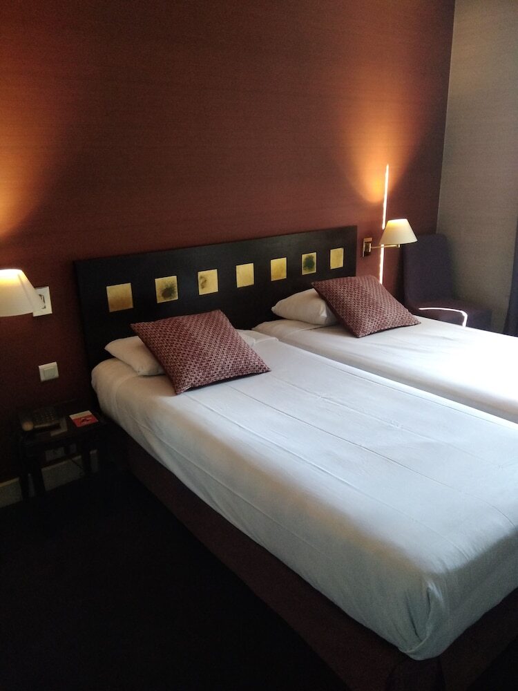 De La Jatte Hotel
