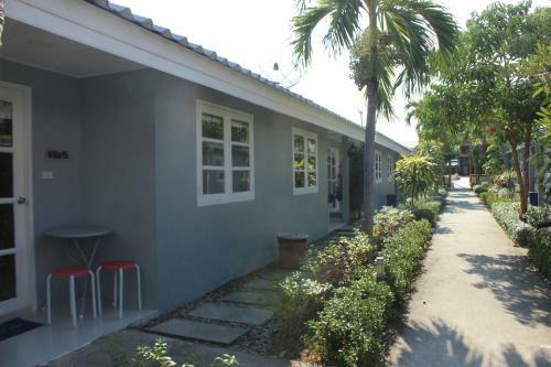 Hotel 1715 House & Caff Resort, Phuket