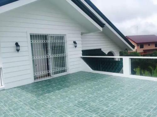 Cozy, Private House