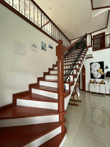 Cozy, Private House
