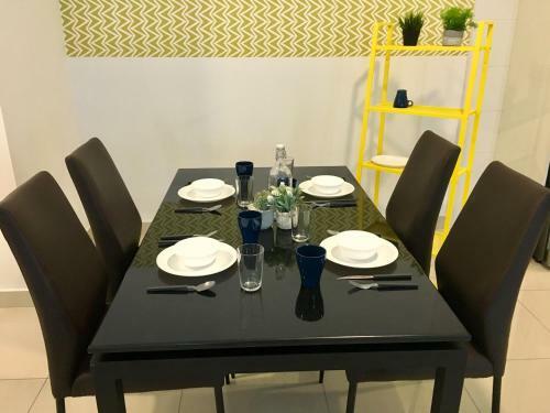 Hostal Pinnacle Tower @ Feel Suites