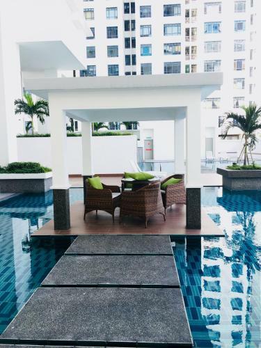 Hostal Pinnacle Tower @ Feel Suites