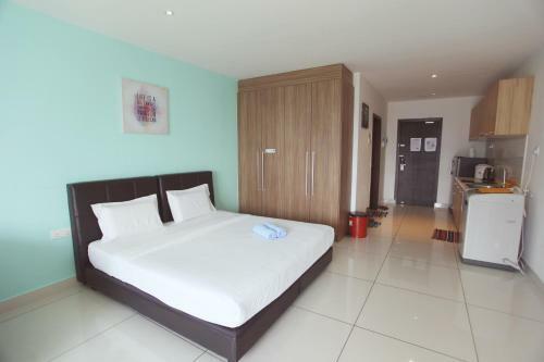 Jb City D'esplanade Shopping Mall Apartment